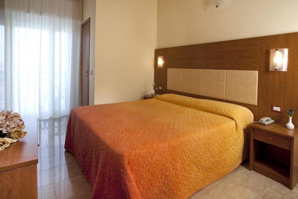 Hotel Ambasciatori Bellaria-Igea Marina Exterior photo