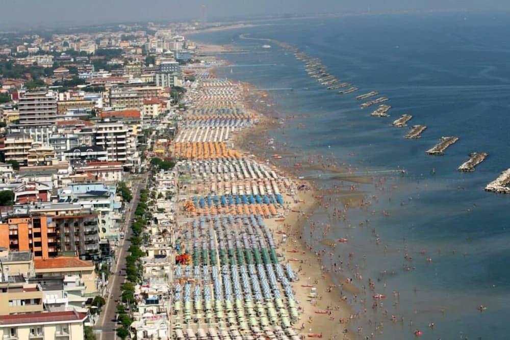 Hotel Ambasciatori Bellaria-Igea Marina Exterior photo